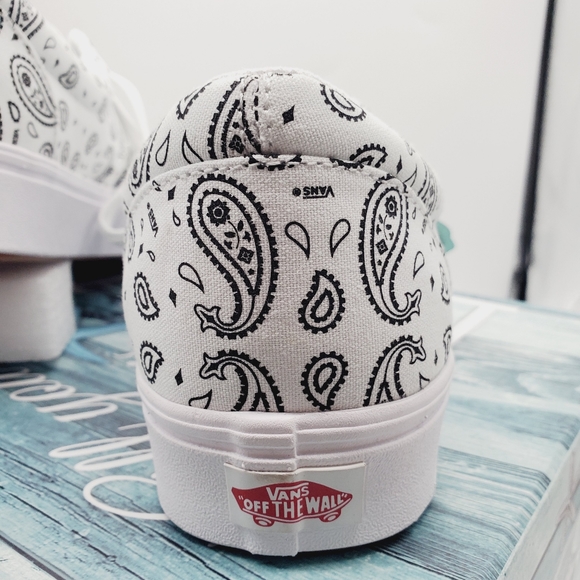 Vans Paisley True White Comfycush Era - Picture 9 of 16